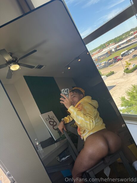 Hefnersworldd Brüste OnlyFans