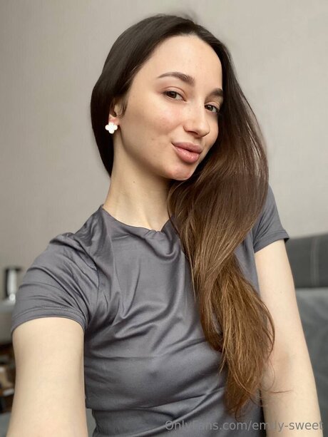 Emily Sweet OnlyFans Brüste Bild