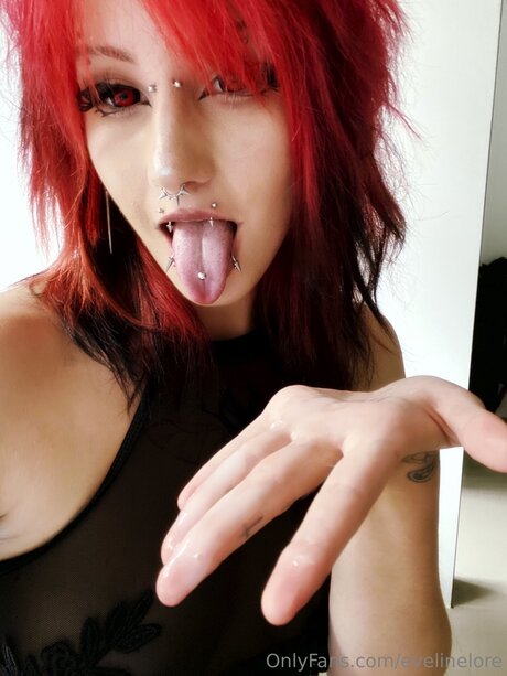 Evelinelore Brüste OnlyFans