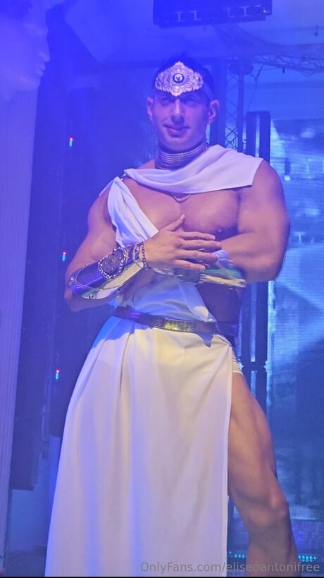 Eliseoantonifree OnlyFans Striptease