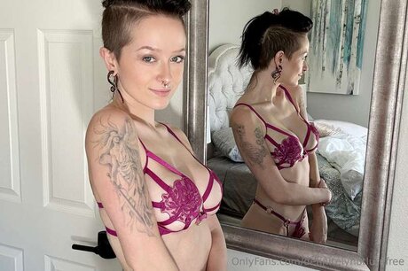 Definitelynotlurnfree Nacktpornos auf OnlyFans