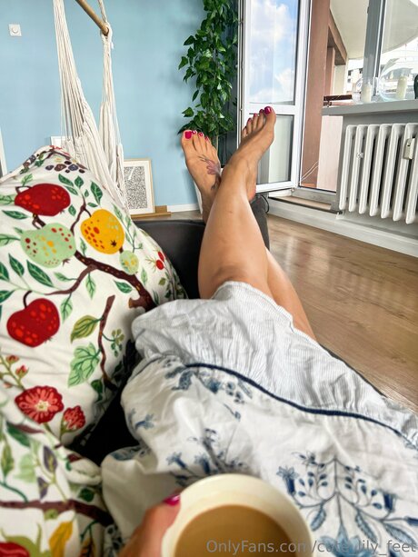 Cute Lily Feet Leaks von Nacktbildern auf OnlyFans