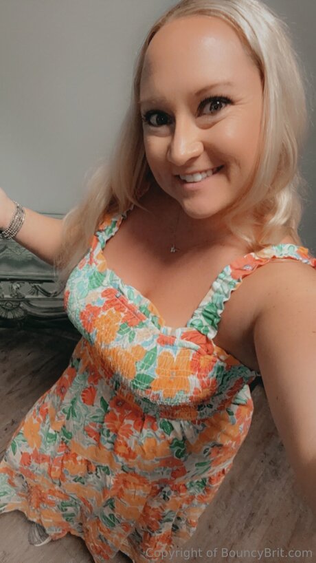 Bouncybritney1 OnlyFans Striptease