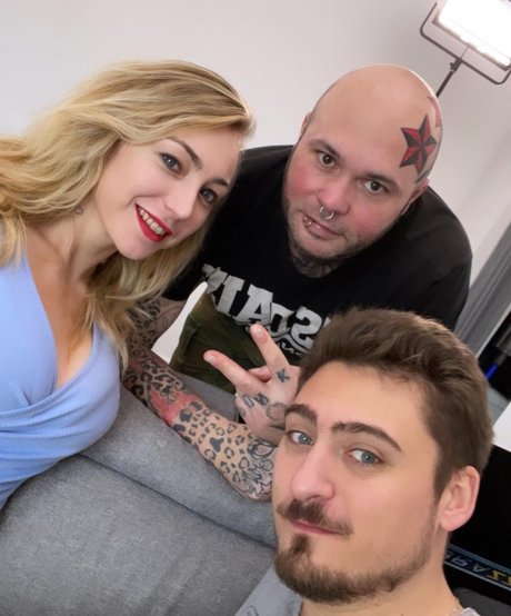 Elisa Calvi Nackt auf OnlyFans