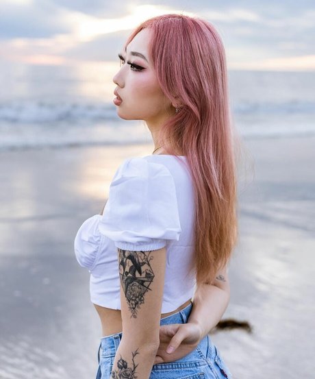 Sharon zxt Leak von OnlyFans-Inhalten