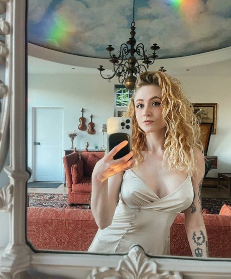 Janet Devlin OnlyFans-Bilder