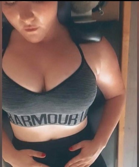 Emma Kenney Nacktbilder von OnlyFans