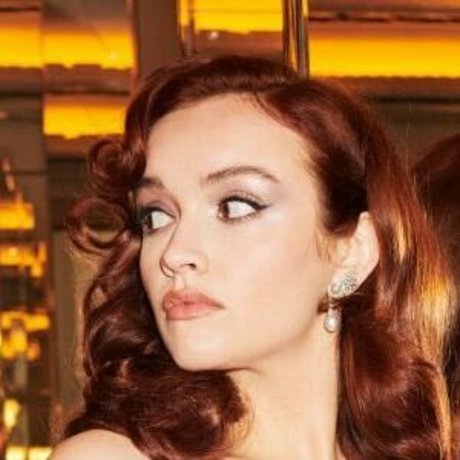 Olivia Cooke Oben ohne OnlyFans