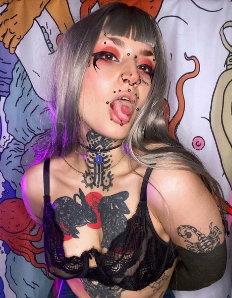 Borderwaifu OnlyFans Nacktbilder