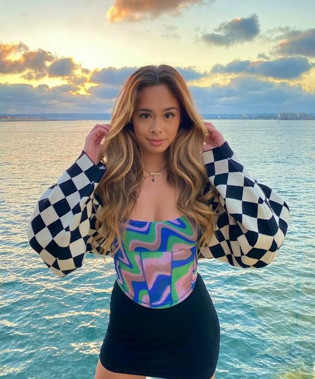 Buhnny OnlyFans Striptease