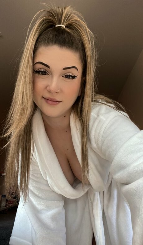 Dolly Mattel OnlyFans-Inhalte