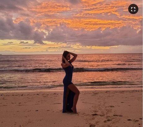 Laure Valee OnlyFans-Bilder