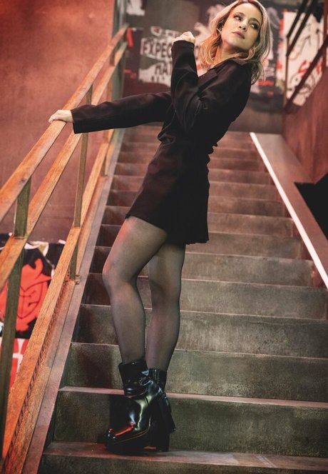 Laure Valee Nacktbilder von OnlyFans