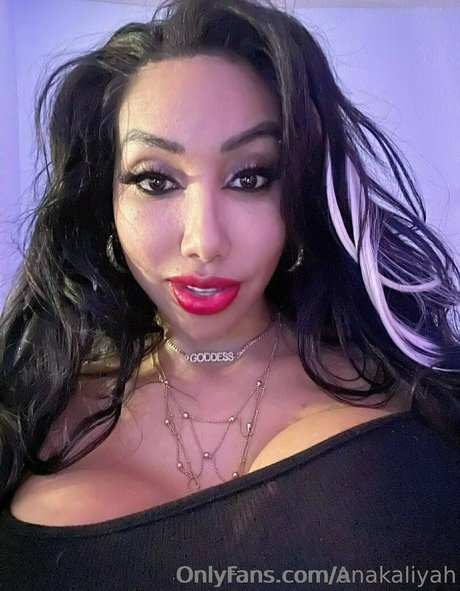 expanding kaliyah OnlyFans-Model