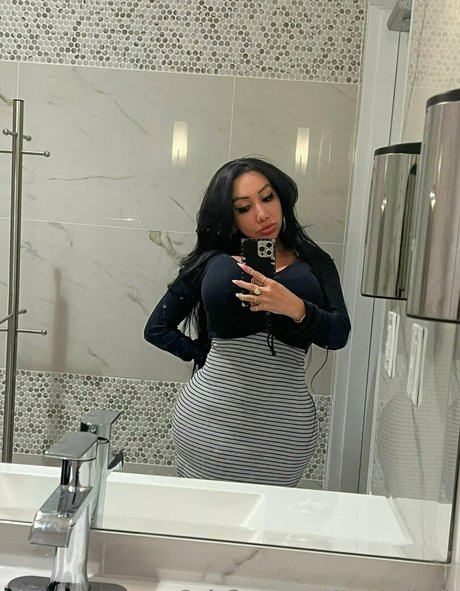 expanding kaliyah OnlyFans Inhalte