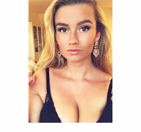 Alma Tandrup Nackt auf OnlyFans Leak