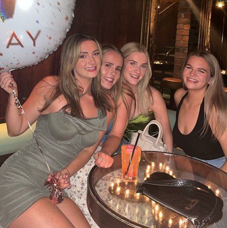 Rosie Bentham OnlyFans-Seite