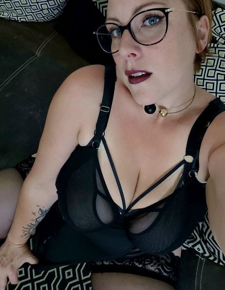 Darkmoonsubmiss OnlyFans Model Fotos