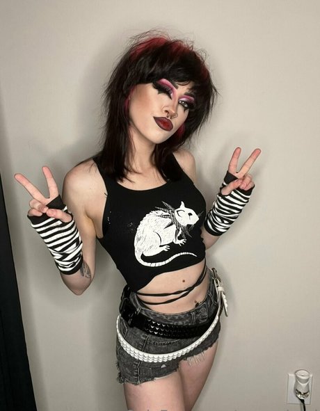 emundead Nacktbilder von OnlyFans