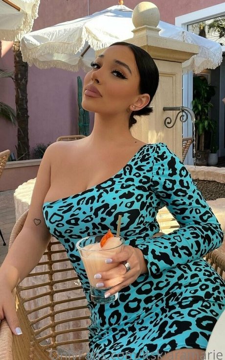 itskiaramarie OnlyFans Striptease