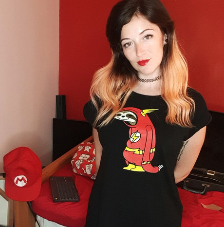 MsVnsfw OnlyFans schlank