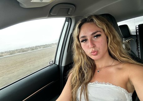 playmate-onlyfans heiß sexy Beitrag