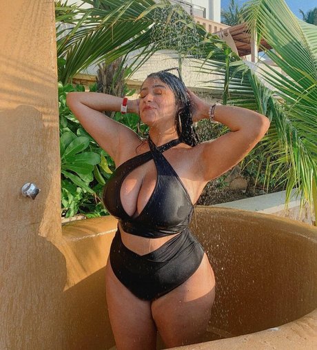 baelib Nacktbilder-Leaks von OnlyFans