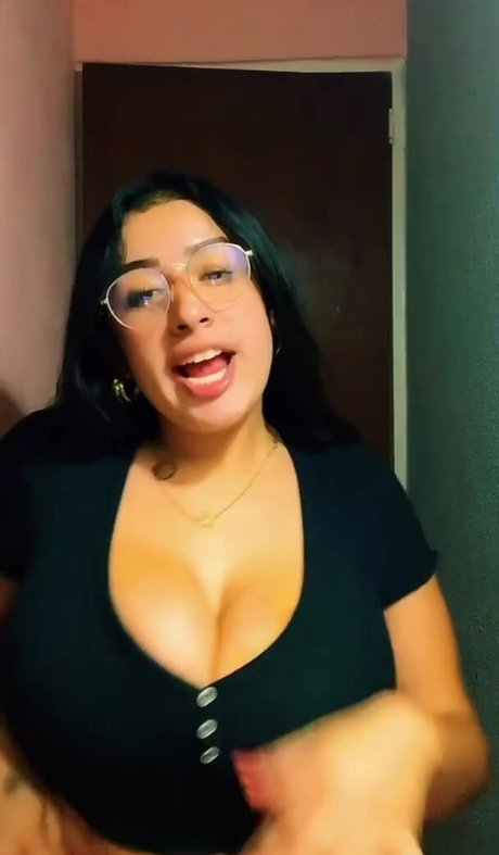 baelib OnlyFans Model Fotos