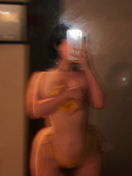 Astithedal Nacktbilder geleakt OnlyFans