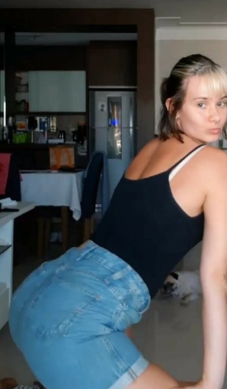 Julia K Barni OnlyFans Strip