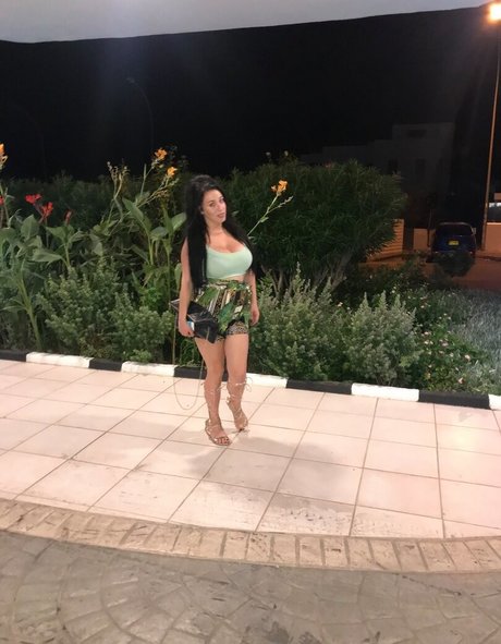 Kelly Louise Sheridan Nacktpornos auf OnlyFans