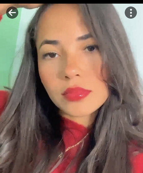 raissa dm OnlyFans nackte Brüste