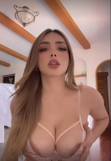 Analy Bazan Nacktbilder von OnlyFans