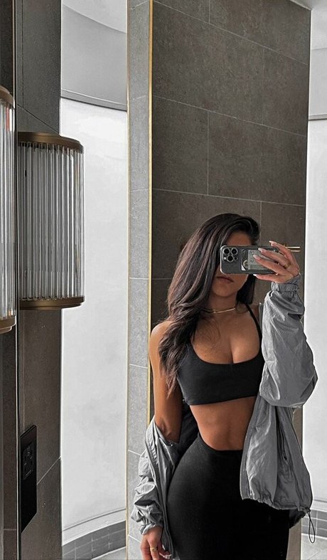 Leah Shutkever Brüste OnlyFans