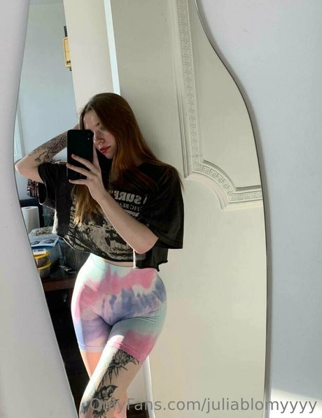 juliablomyyyy OnlyFans Striptease