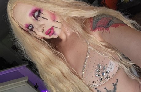 Abadon OnlyFans-Creator