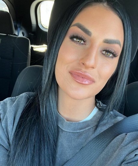 Sonya Deville Nur für Fans