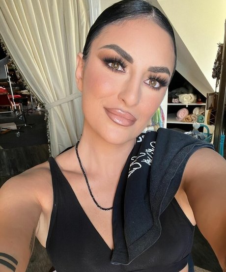 Sonya Deville Nackt auf OnlyFans Leaks