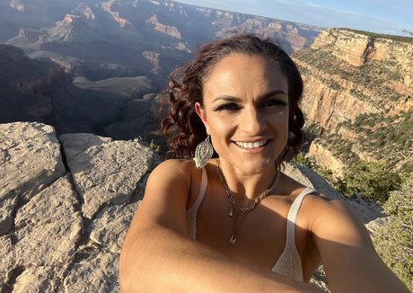 Thunder Rosa OnlyFans Inhalte