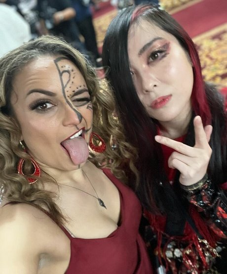 rothaariger dreier onlyfans Kunst nackt Medien