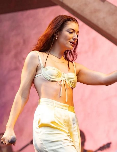 Lorde Nacktbilder von OnlyFans geleakt