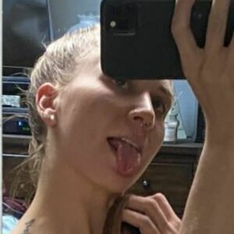 Deannason Nacktpornos auf OnlyFans