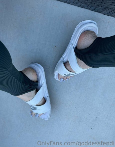 goddessfendi OnlyFans Fotos