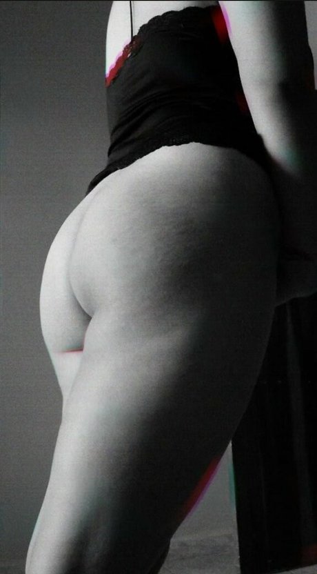 Thayna Acordaela Leaks von Nacktbildern auf OnlyFans