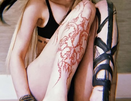 Grimes OnlyFans Pornografie