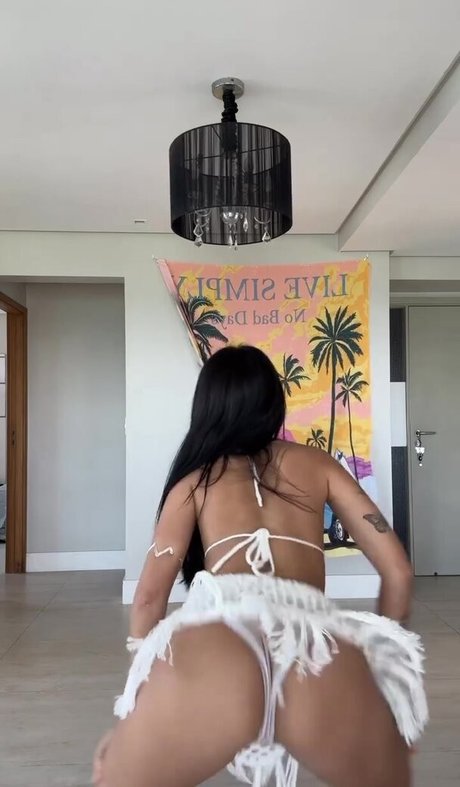 Rebeca Barreto Nackt auf OnlyFans Leak