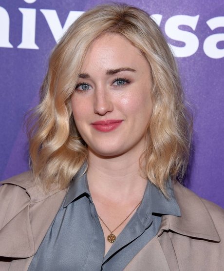 Ashley Johnson OnlyFans-Leaks