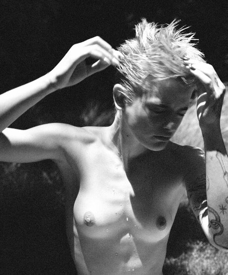 Esther Rose McGregor Nackt geleakt OnlyFans