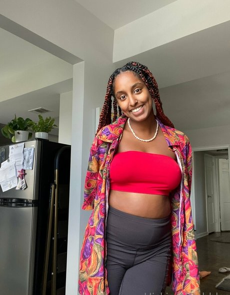 hickiesnbubbles OnlyFans Striptease