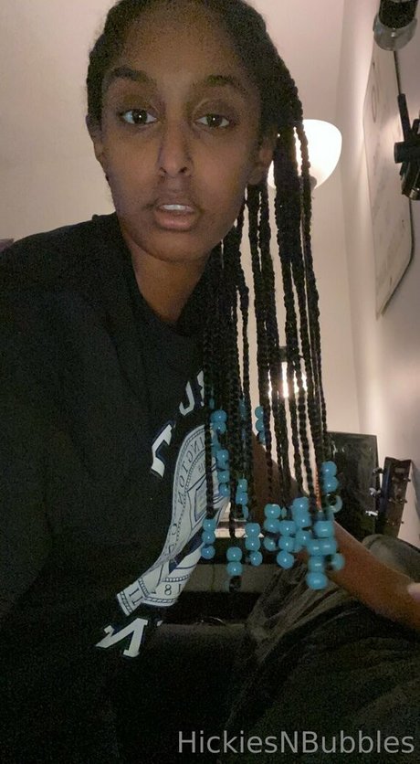 hickiesnbubbles NurlyFans-Pornos